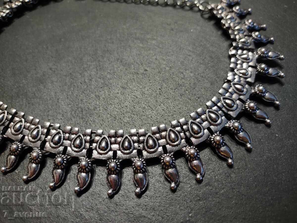 Δημοπρασία Κολιέ κοσμήματα κολιέ, κατάλληλο για φορεσιά, 24.01.25 Δημοπρασία Κολιέ κοσμήματα κολιέ, κατάλληλο για φορεσιά, 24.01.25