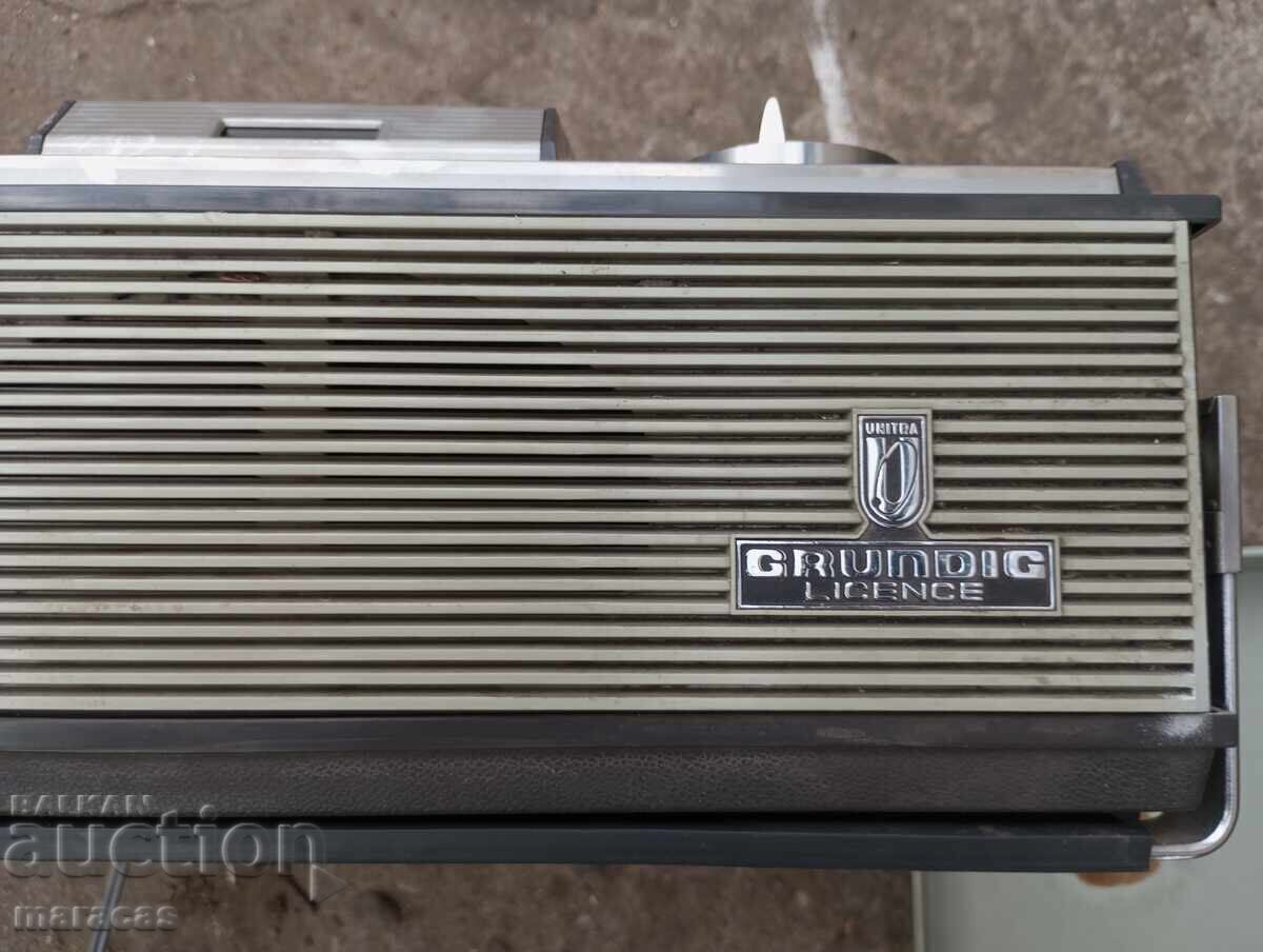 Auction Old Grundik reel-to-reel tape recorder Auction Old Grundik reel-to-reel tape recorder
