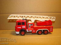 1:32??? MODEL CAMION DE POMPIERI MACHBOX MAGIRUS