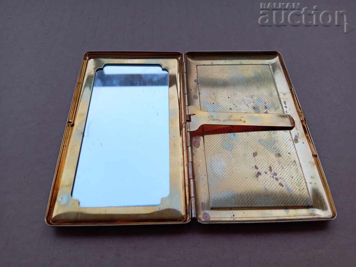 Delivery of retro vintage bronze business card holder with mirror cigarette case box Delivery of retro vintage bronze business card holder with mirror cigarette case box