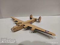 Aeronavă Model de avion „B-24 Liberator” 1:144 TEGGIE ANN