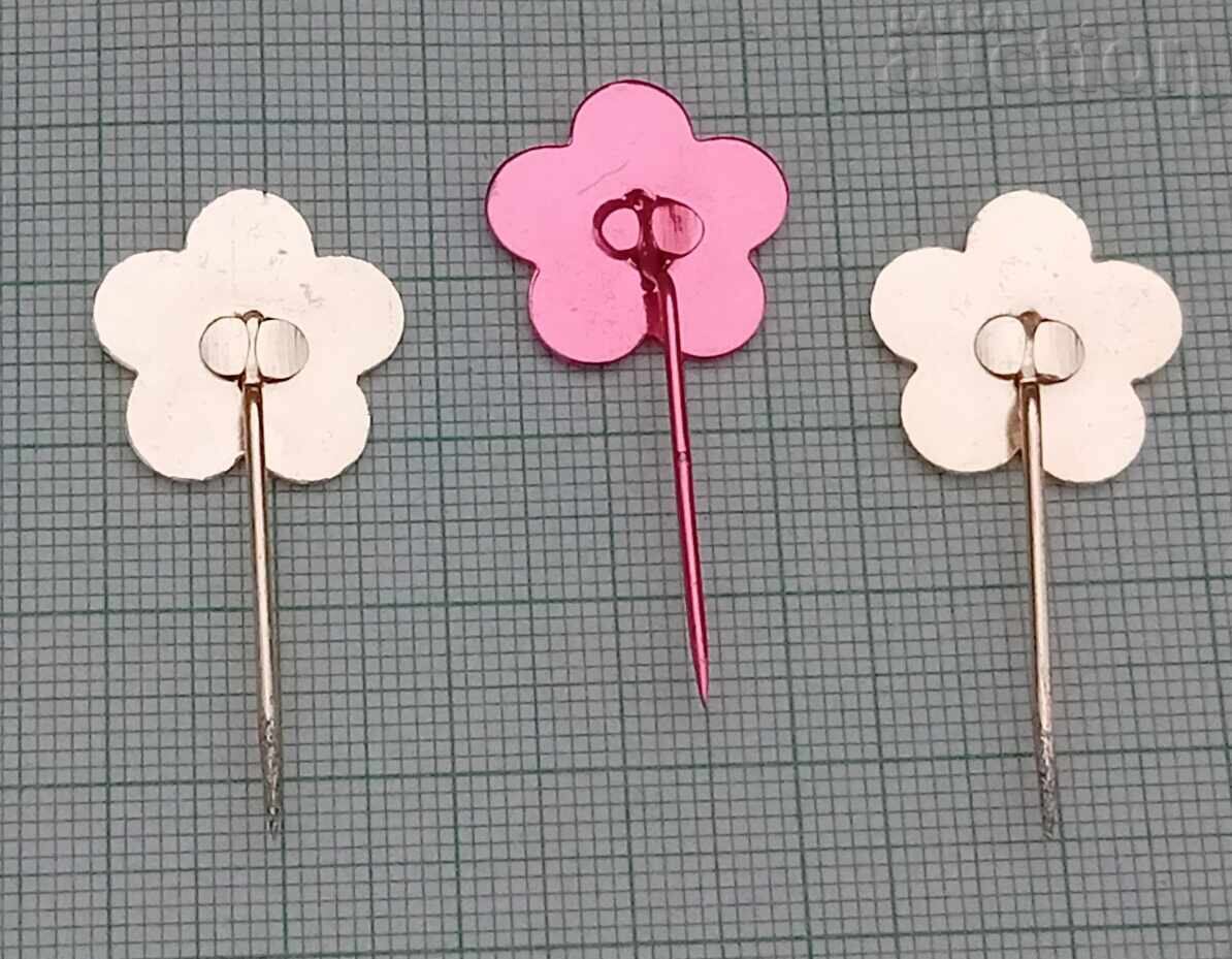 10TH WORLD YOUTH FESTIVAL BERLIN 1973. BADGES LOT OF 3 NUMBERS with price 5.00 BGN | € 2.56