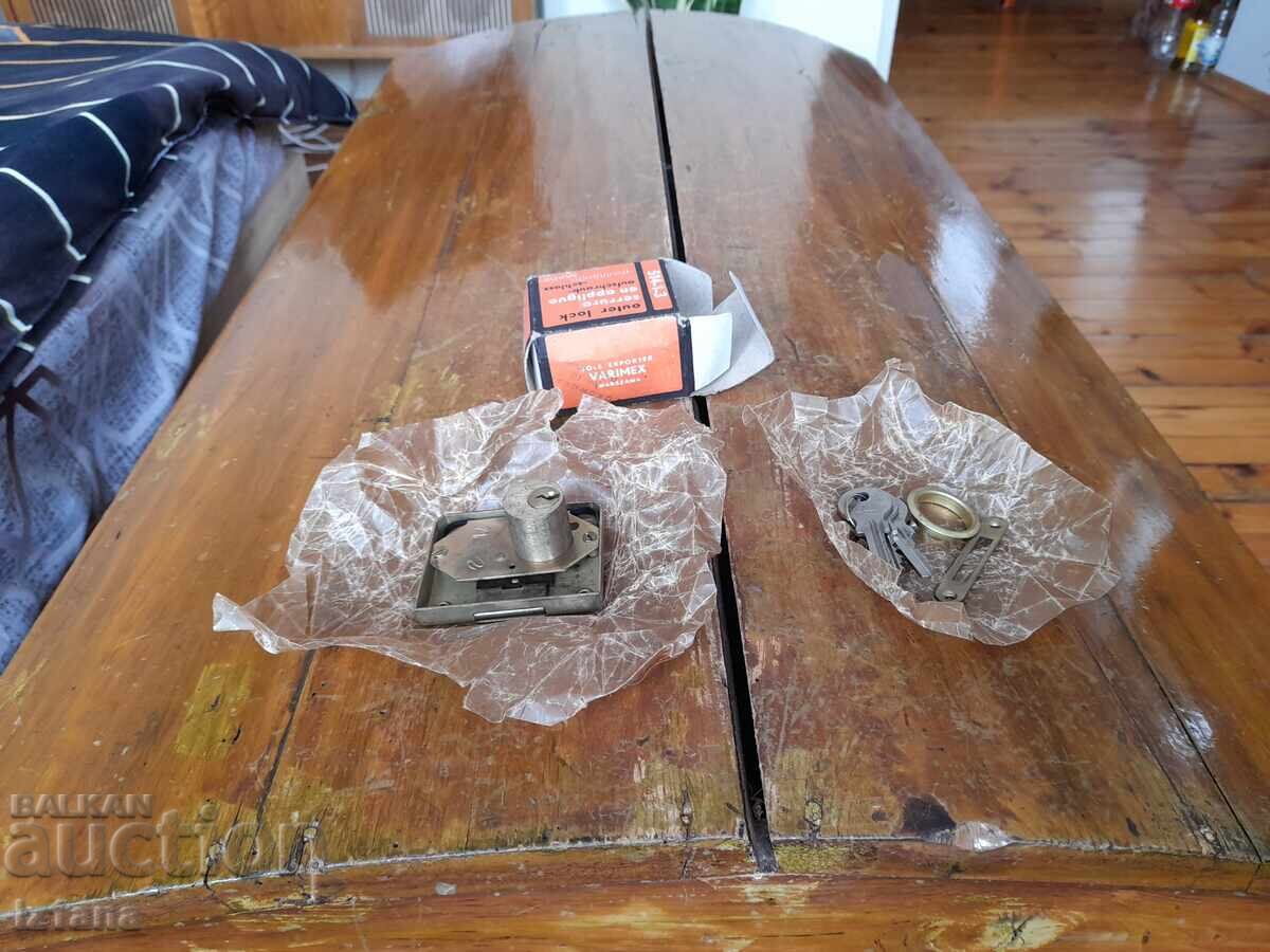 Old lock, Yeti Varimex lock with price 37.00 BGN | € 18.92 Old lock, Yeti Varimex lock with price 37.00 BGN | € 18.92