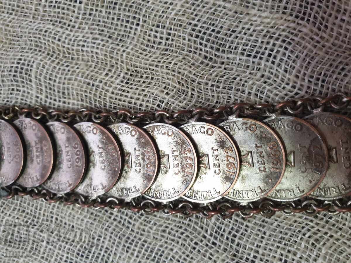 O brățară de 17 monede cu preț 18.00 BGN | € 9.20