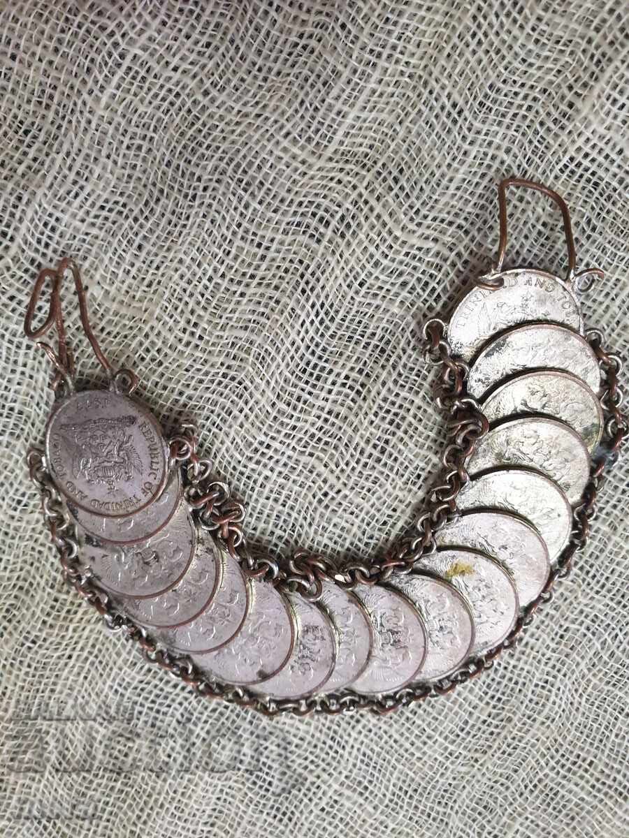 O brățară de 17 monede - 5