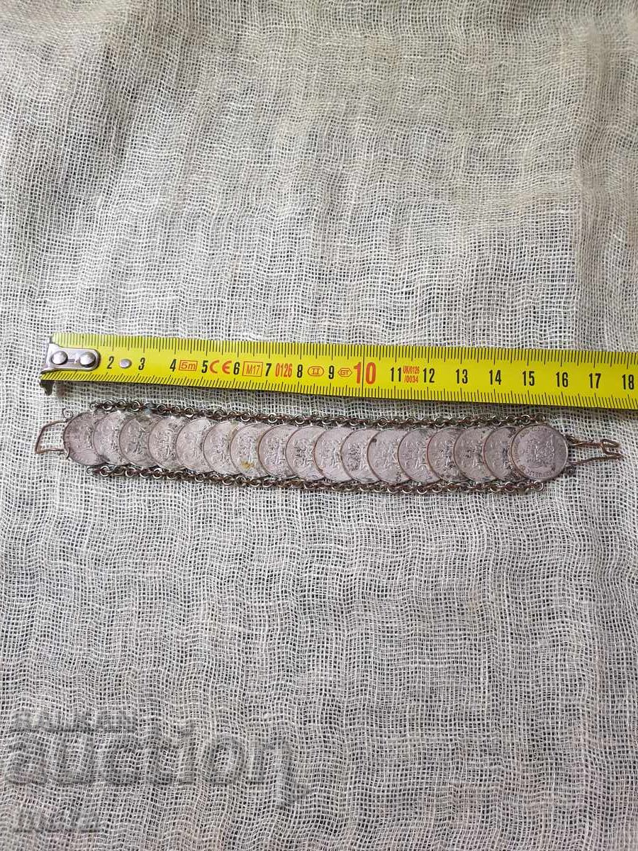 O brățară de 17 monede - 7