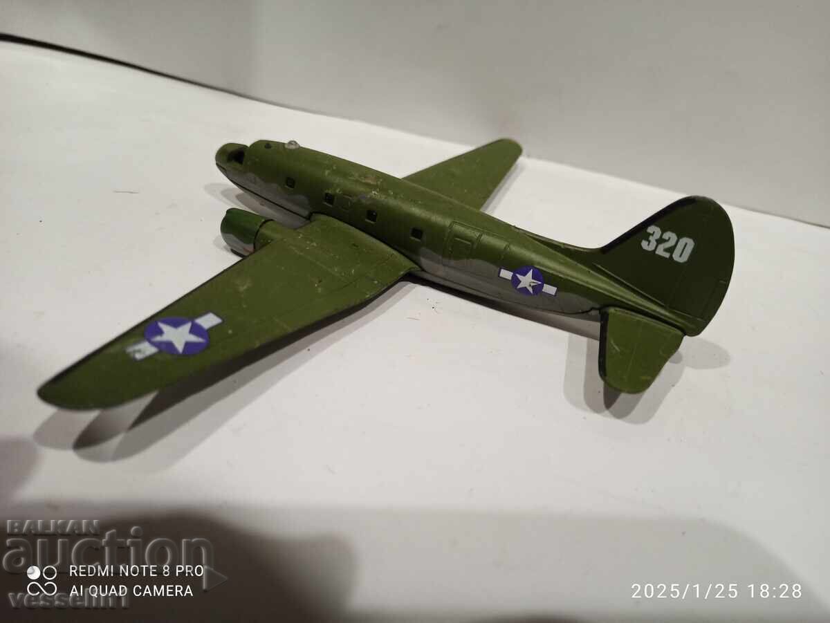 Old model of an American bomber aircraft Atlas model with price 22.00 BGN | € 11.25 Old model of an American bomber aircraft Atlas model with price 22.00 BGN | € 11.25
