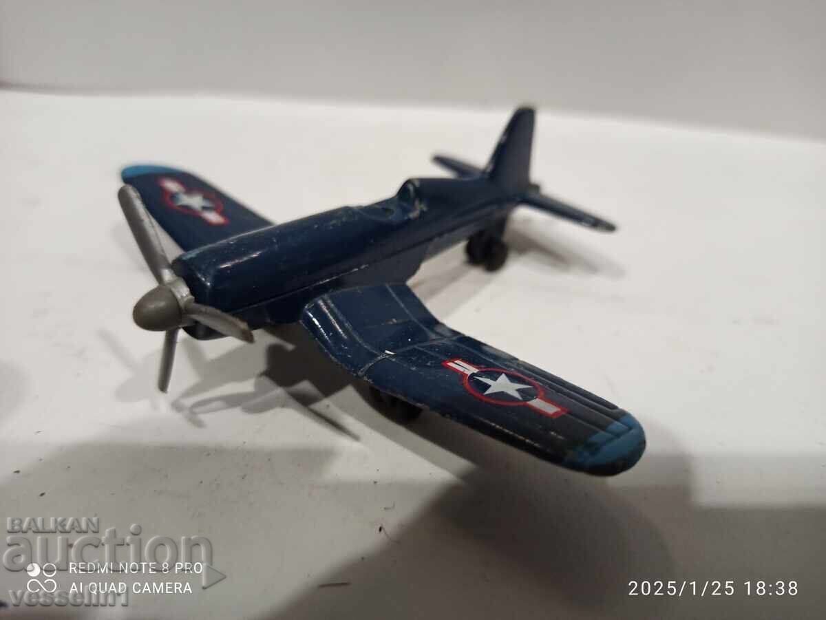 Avion vechi de jucărie Zylmex Marines A116 22WR F4U-4 metal cu preț € 8.00 | 15.65 BGN
