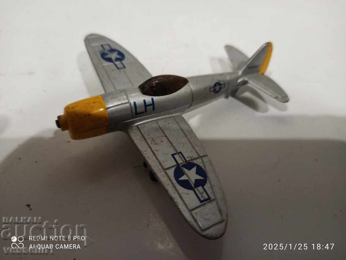 Legendele zborului P-47 Thunderbolt model de aeronavă metalică cu preț € 8.00 | 15.65 BGN
