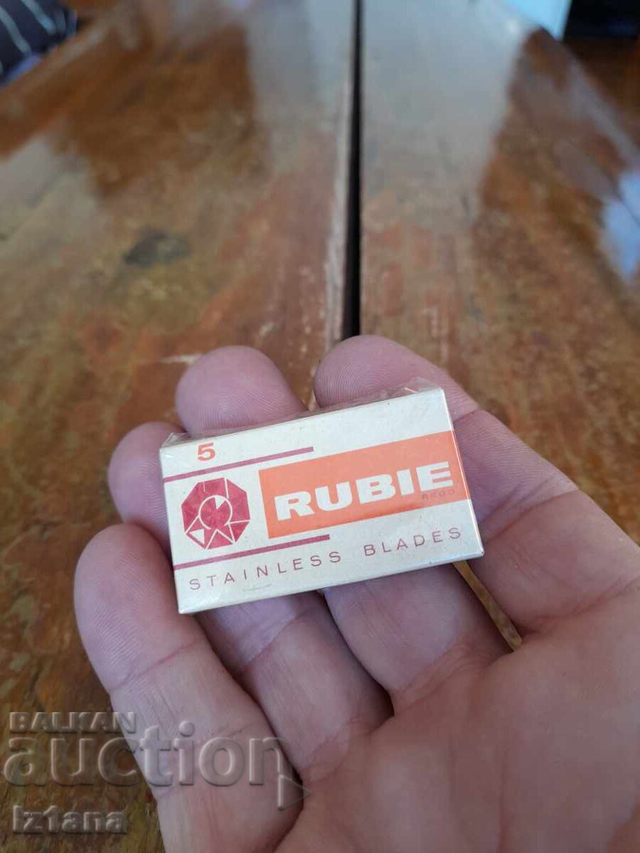 Old RUBIE razors with price 22.00 BGN | € 11.25 Old RUBIE razors with price 22.00 BGN | € 11.25