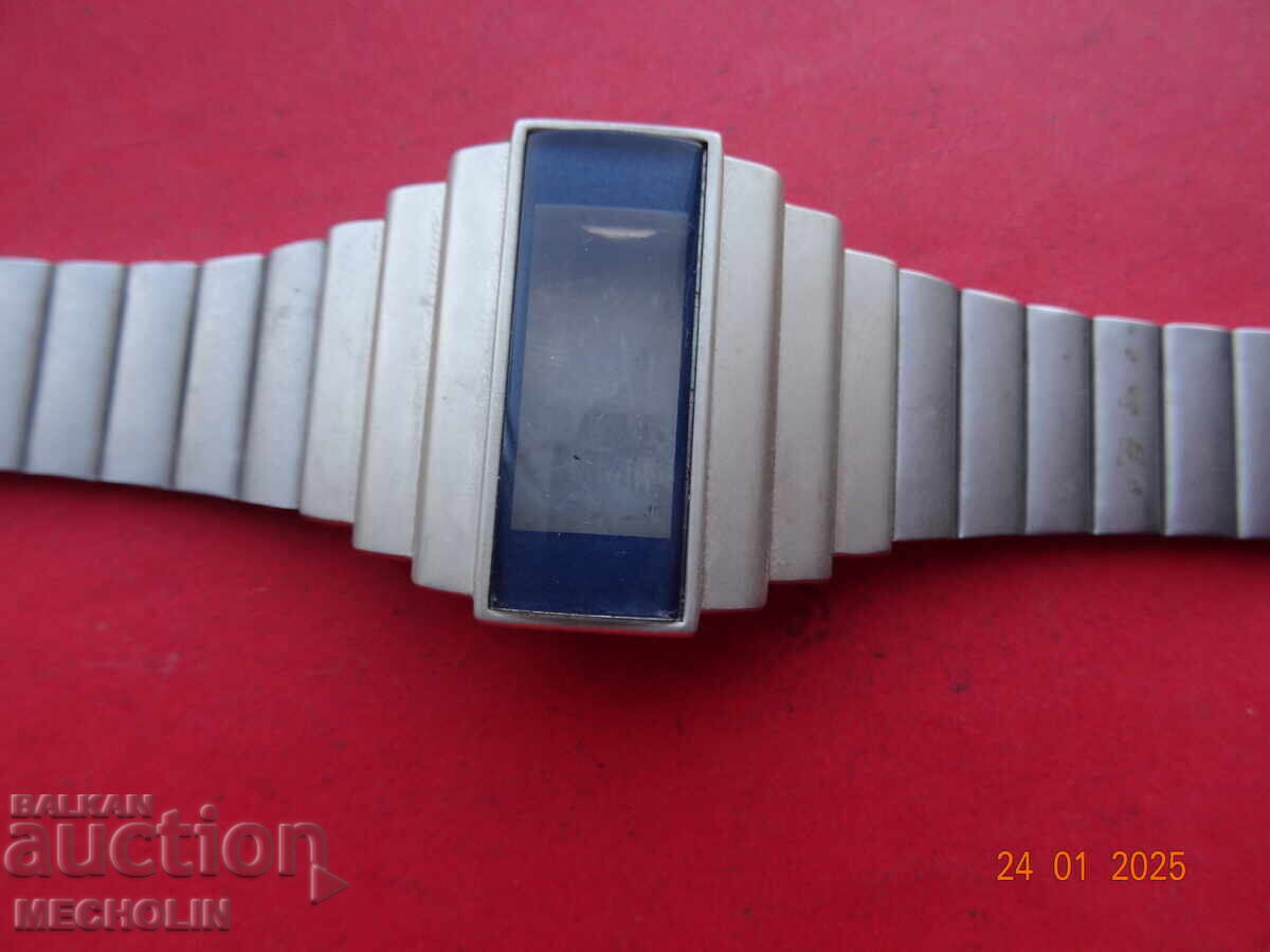 COLLECTORS' CASE WITH WATCH CHAIN WATCH HOOPS QUALITY with price 11.00 BGN | € 5.62