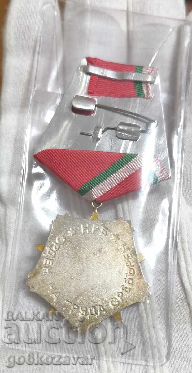 Ordinul Muncii de argint cu preț 26.00 BGN | € 13.29 Ordinul Muncii de argint cu preț 26.00 BGN | € 13.29