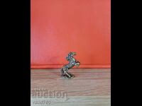 FIGURA METALICA MINIATURA CON