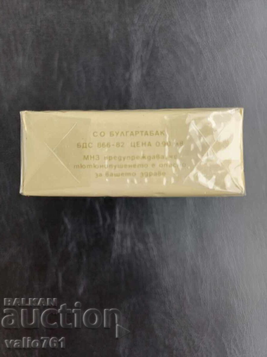 Auction OLD COLLECTIBLE CIGARETTES "FEMINA" PACKAGE UNSEALED Auction OLD COLLECTIBLE CIGARETTES "FEMINA" PACKAGE UNSEALED