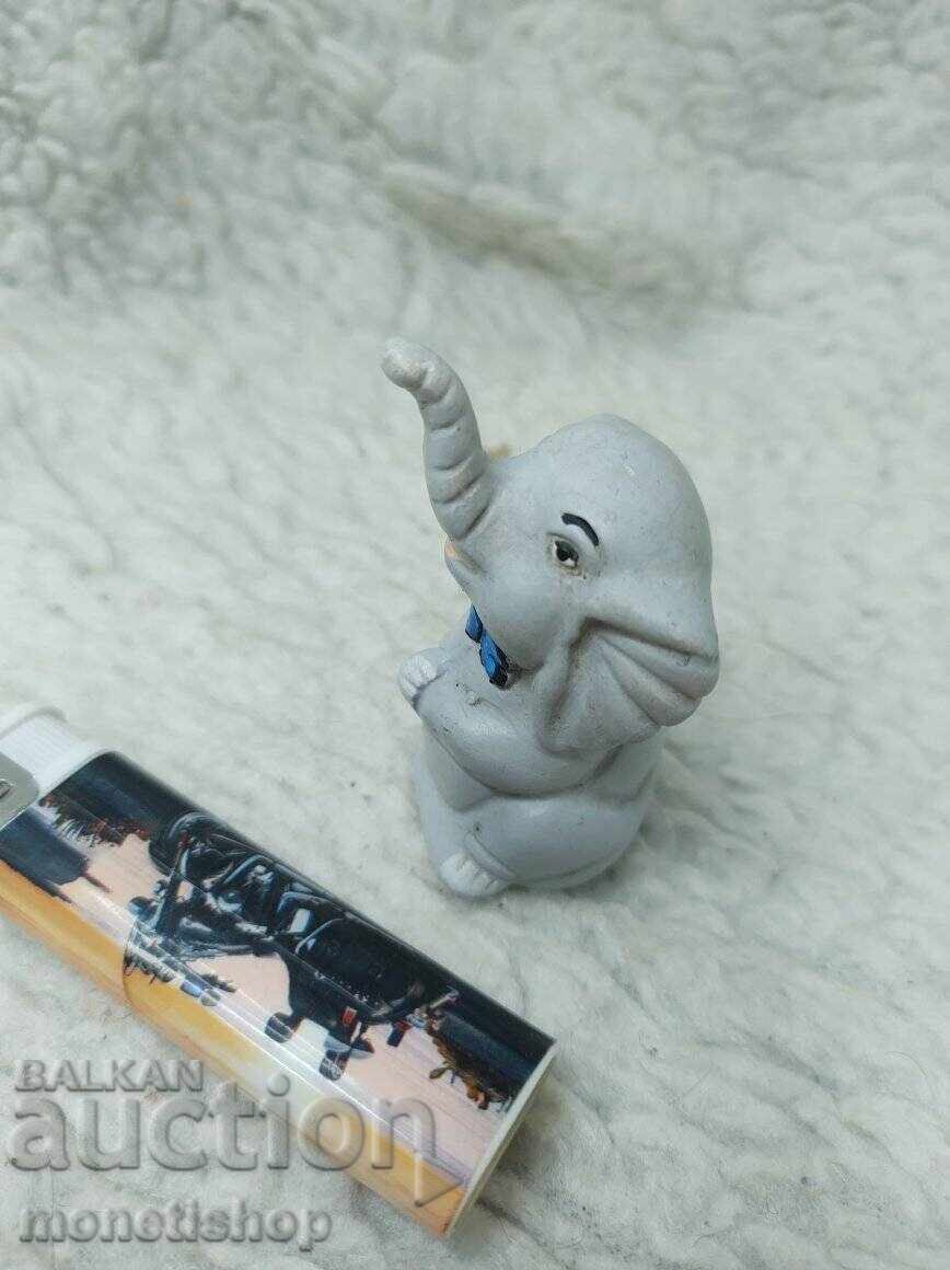 ELEFANT MIC cu preț 10.00 BGN | € 5.11 ELEFANT MIC cu preț 10.00 BGN | € 5.11