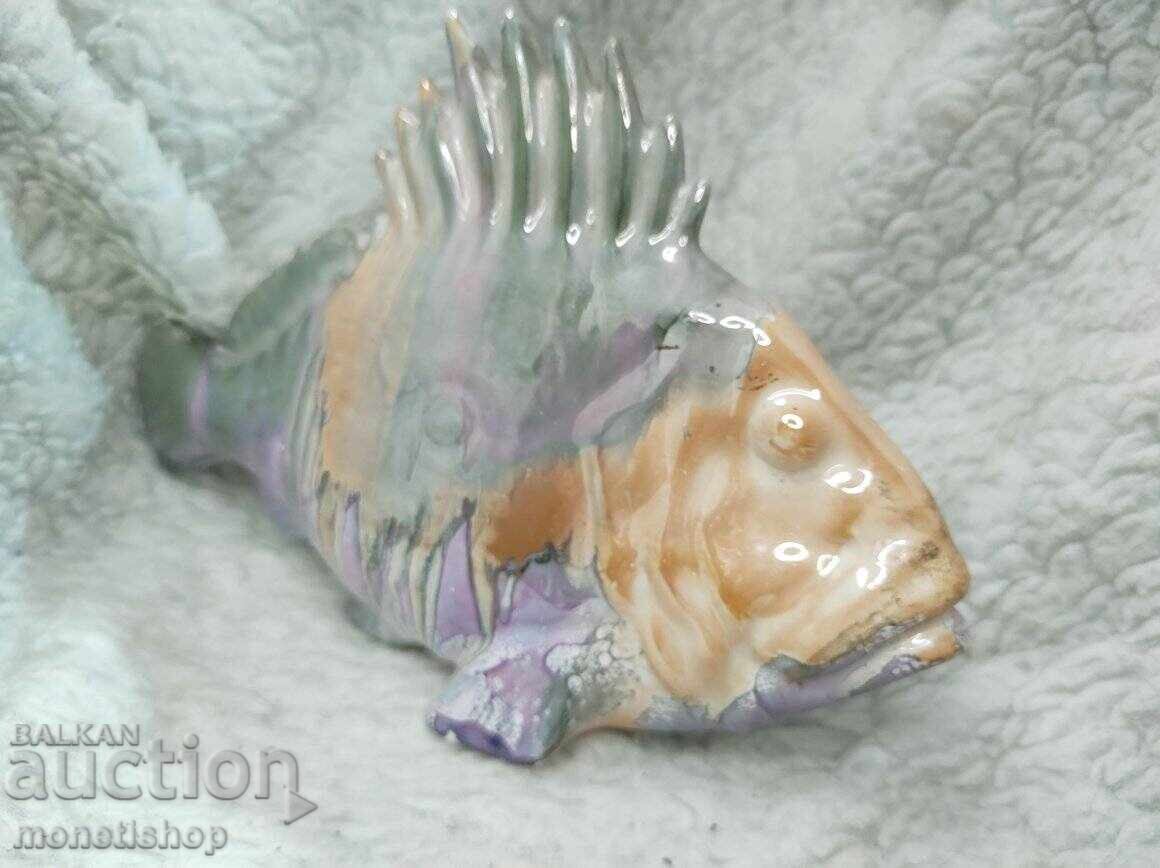 Auction  Porcelain fish