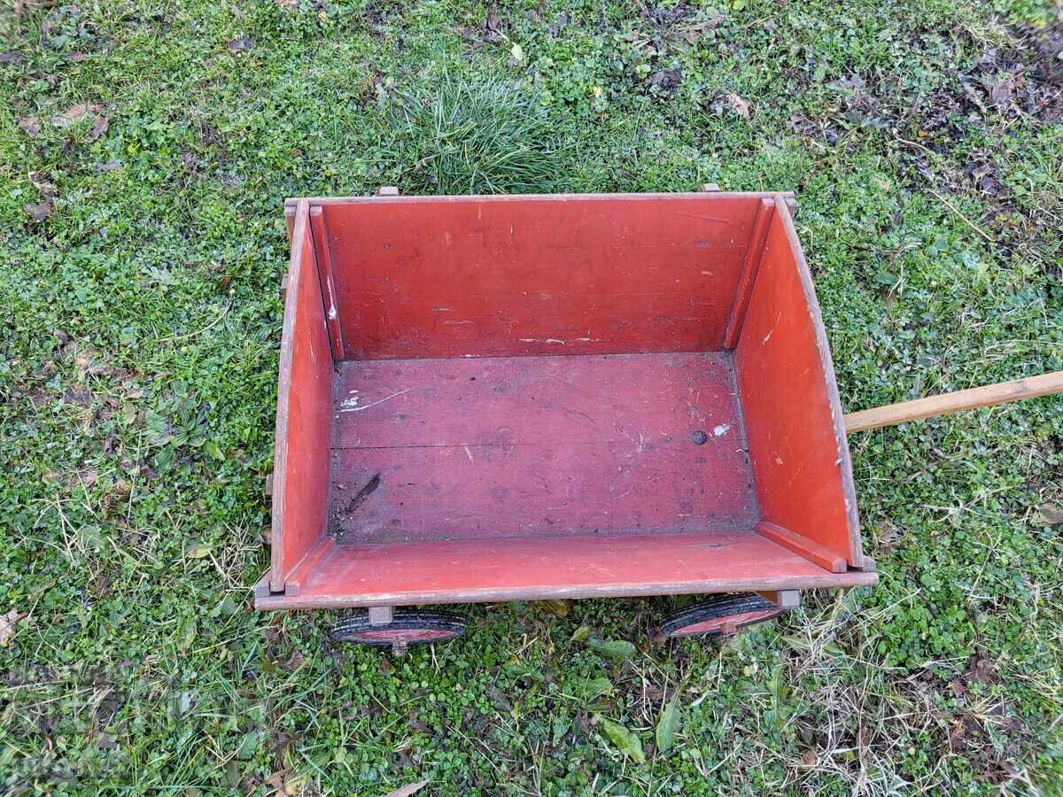 Стара дървена градинска количка - 5 Стара дървена градинска количка - 5