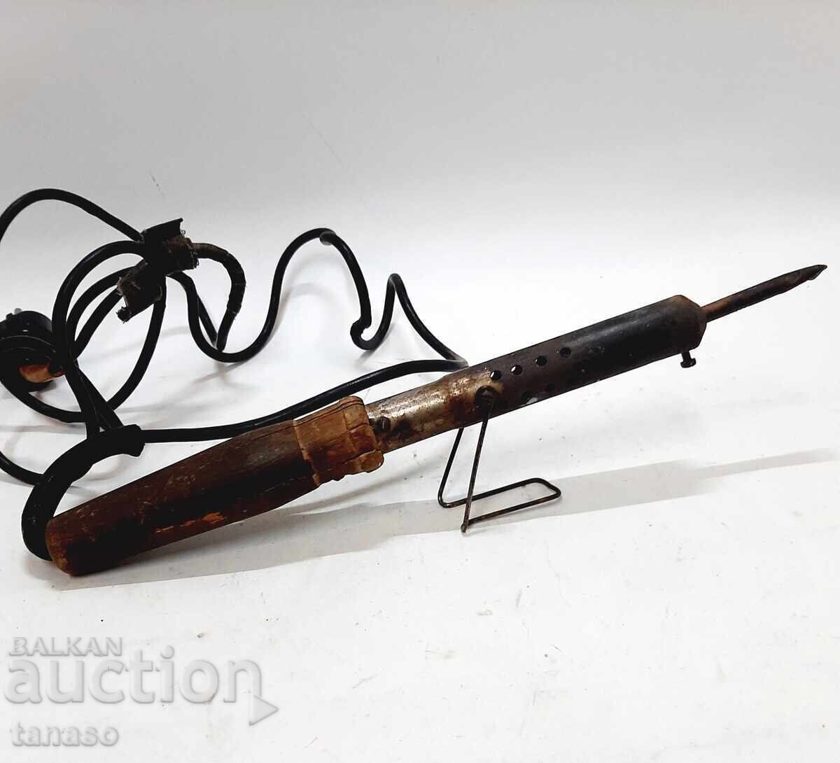 Δημοπρασία Παλιό κολλητήρι (9.3) Δημοπρασία Παλιό κολλητήρι (9.3)