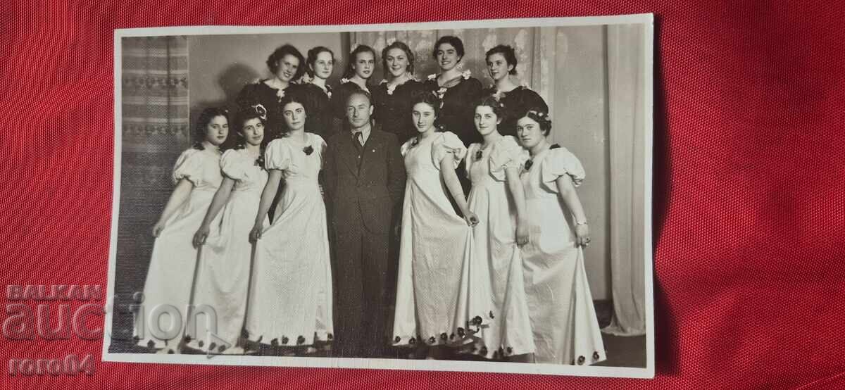 PLOVDIV - ΑΙΤΗΣΕΙΣ - ΦΩΤΟ ΠΑΥΛΟΒ με τιμή 10.00 BGN | € 5.11 PLOVDIV - ΑΙΤΗΣΕΙΣ - ΦΩΤΟ ΠΑΥΛΟΒ με τιμή 10.00 BGN | € 5.11