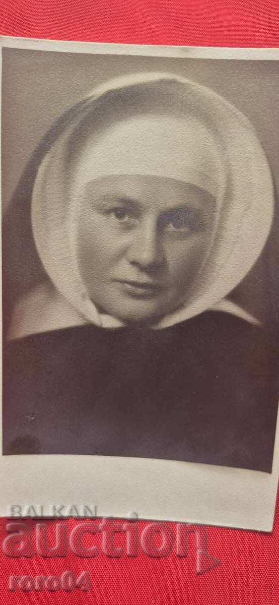 SOFIA - NUN - PHOTO RASHEV with price 15.30 BGN | € 7.82 SOFIA - NUN - PHOTO RASHEV with price 15.30 BGN | € 7.82