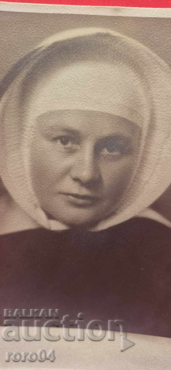 Auction SOFIA - NUN - PHOTO RASHEV Auction SOFIA - NUN - PHOTO RASHEV