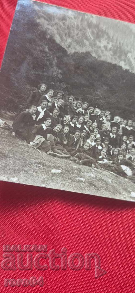 Auction  PLOVDIV - NUNS - STUDENTS - OUTING