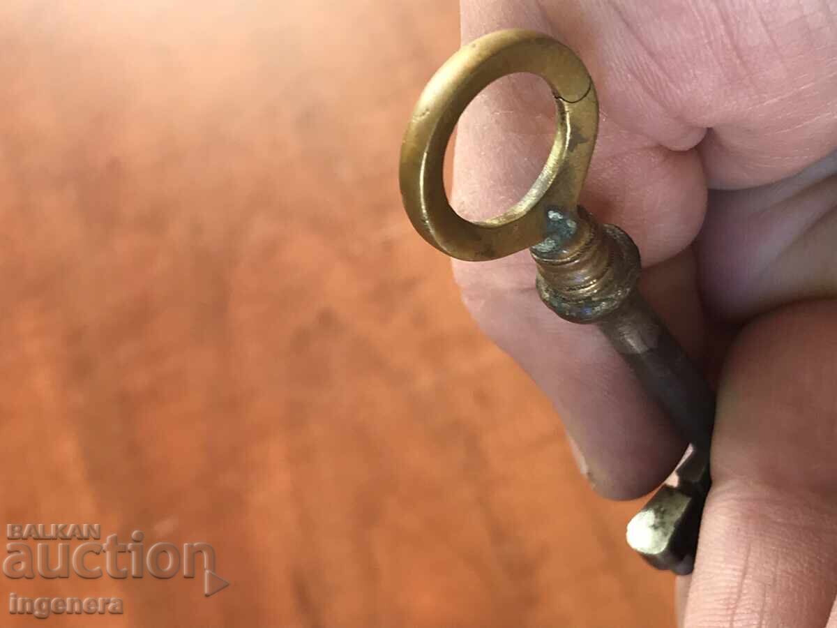 Delivery of ANTIQUE KEY FROM GRANDMOTHER AND GRANDFATHER'S CHESTS CUT PADLOCK Delivery of ANTIQUE KEY FROM GRANDMOTHER AND GRANDFATHER'S CHESTS CUT PADLOCK