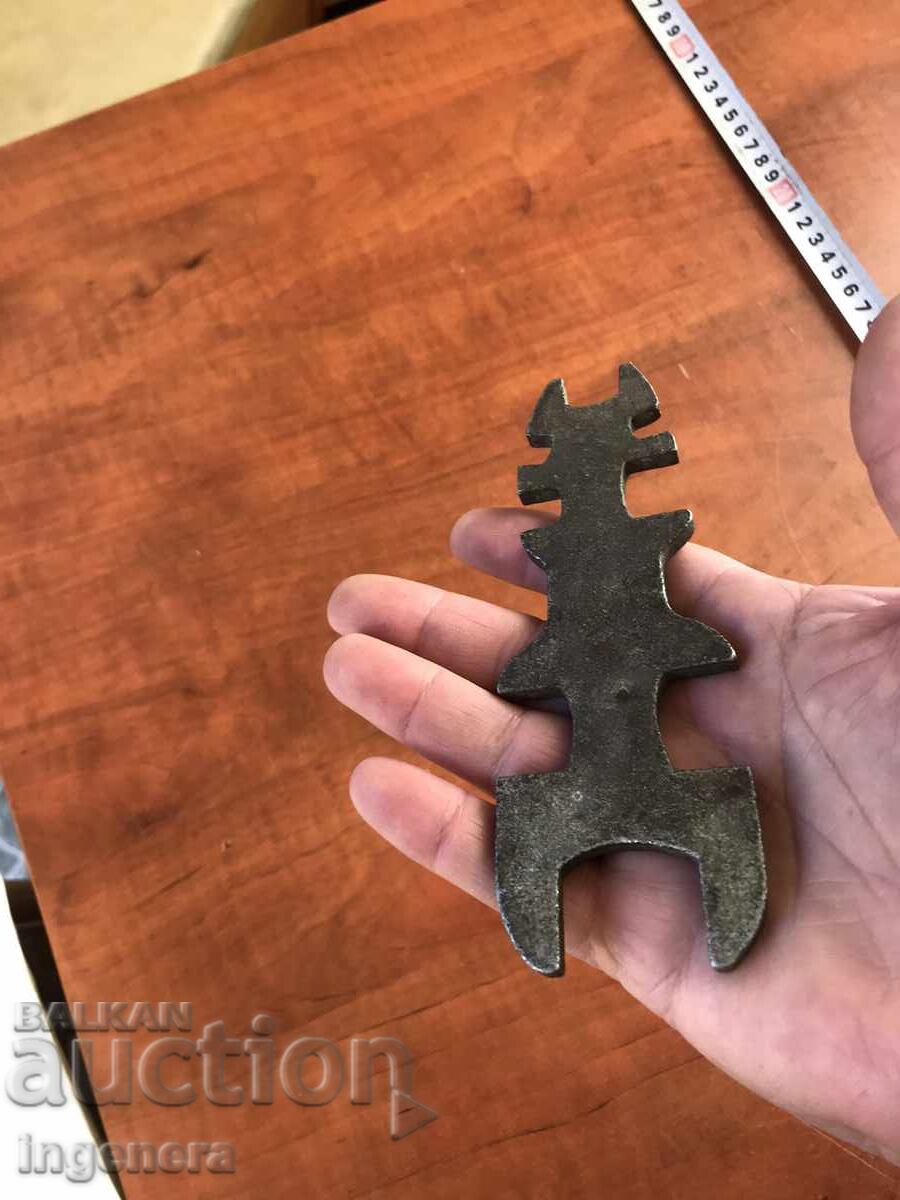 ANTIQUE 8 POSITION WRENCH SOLID TOOL with price 12.00 BGN | € 6.14 ANTIQUE 8 POSITION WRENCH SOLID TOOL with price 12.00 BGN | € 6.14