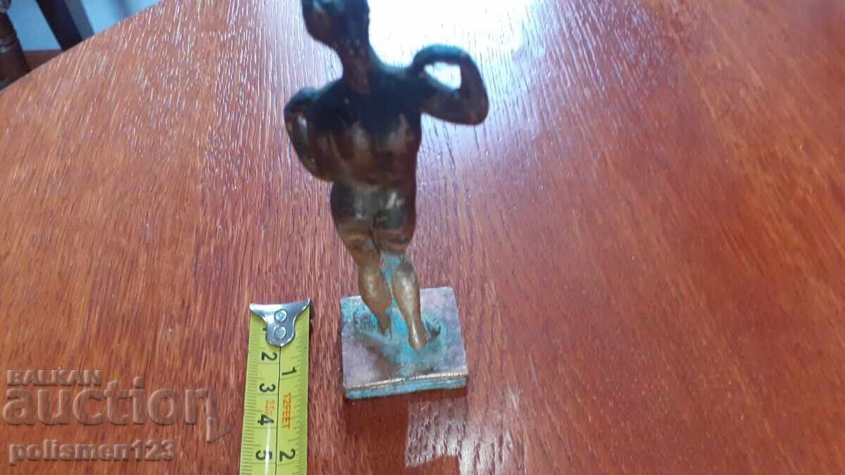 STATUETTE - 5 STATUETTE - 5