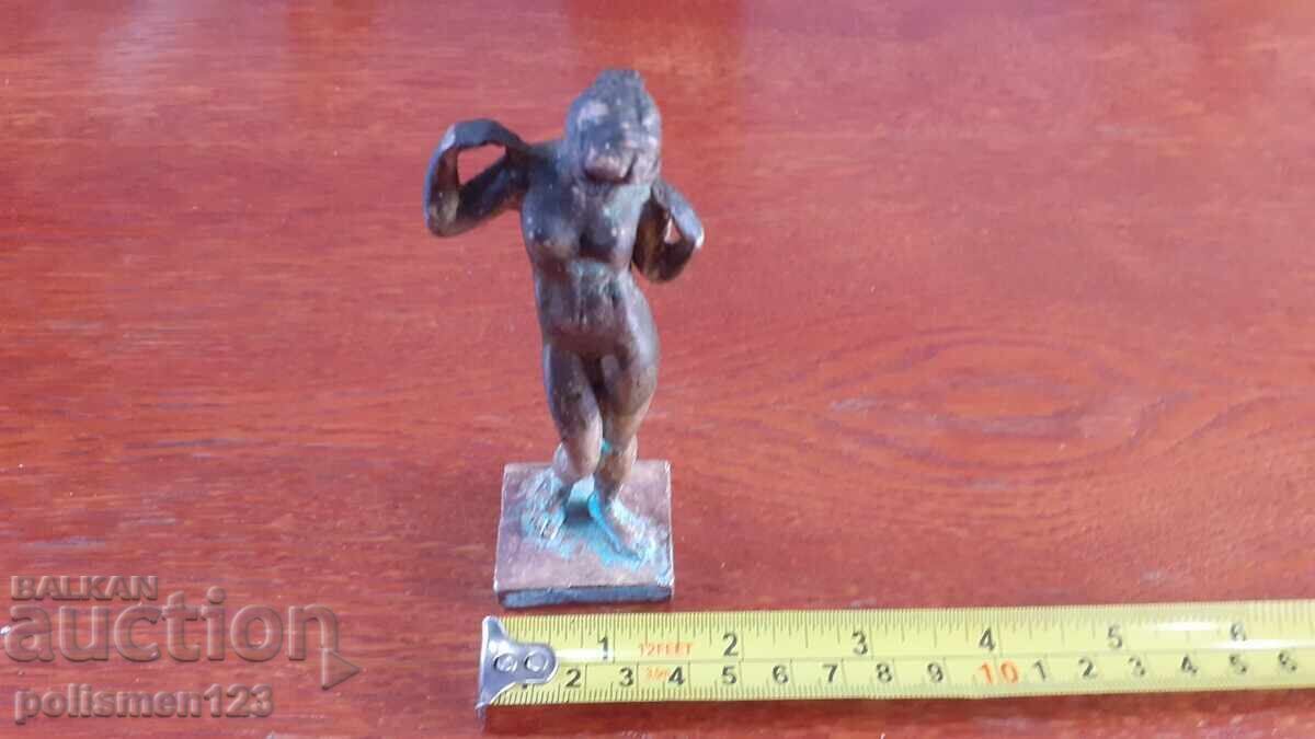 STATUETTE - 7 STATUETTE - 7