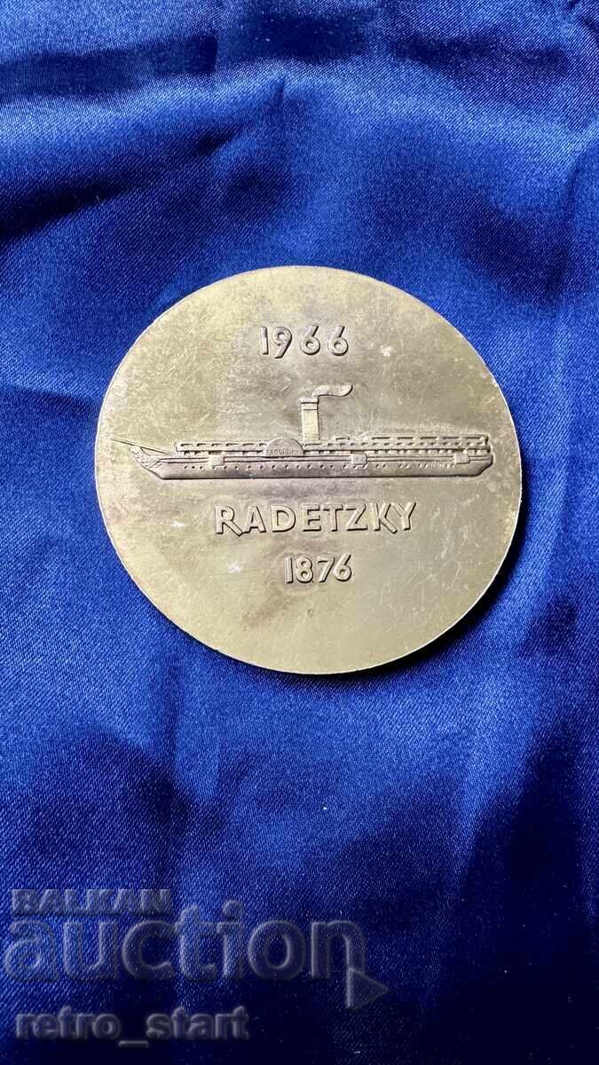 Gold-plated plaque, Radetski Hristo Botev with price 20.00 BGN | € 10.23 Gold-plated plaque, Radetski Hristo Botev with price 20.00 BGN | € 10.23