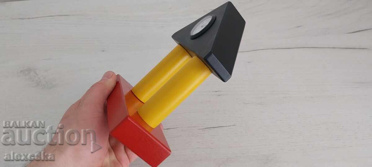 Delivery of Old desk clock