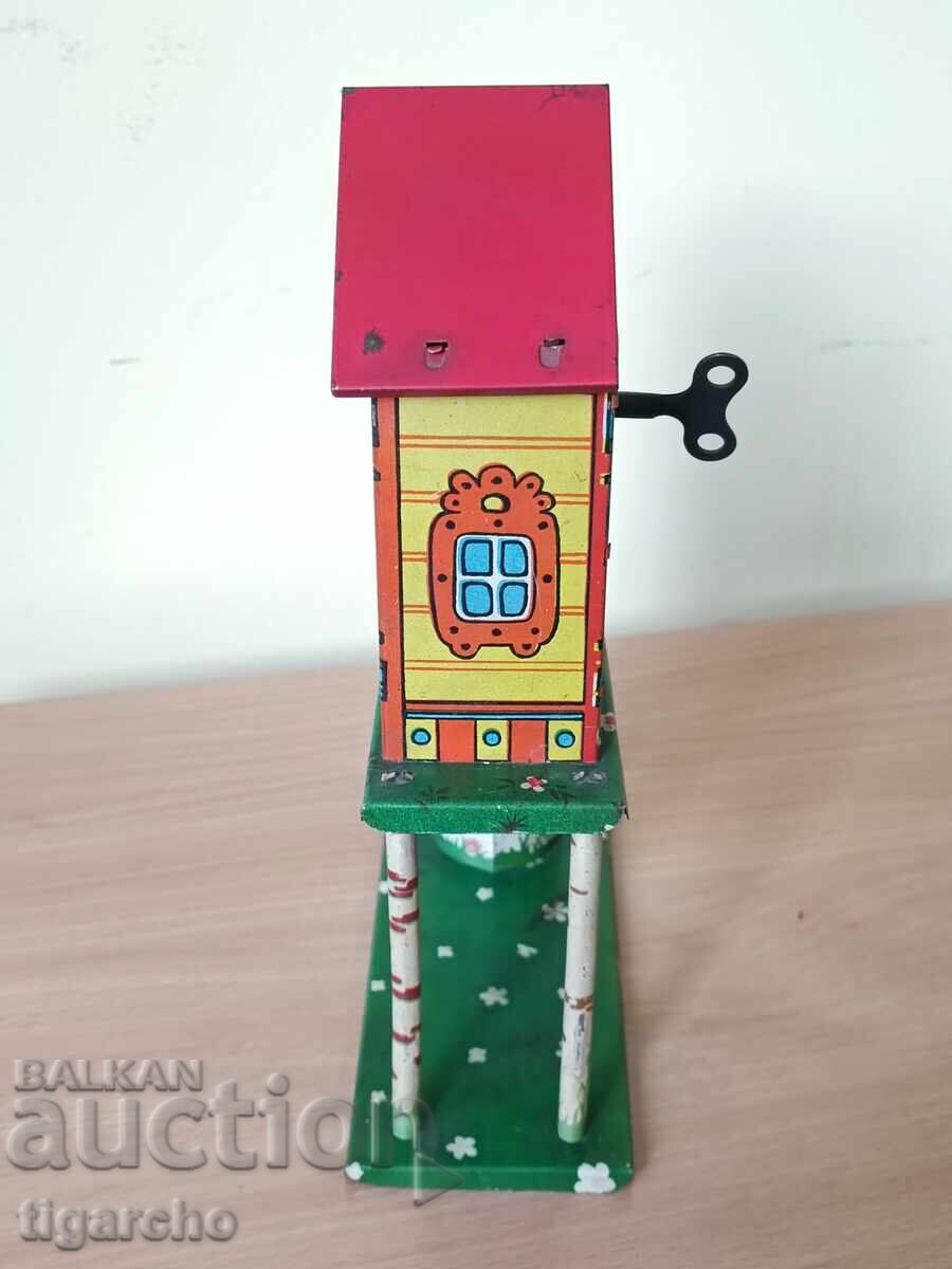 An old tin toy - 6 An old tin toy - 6
