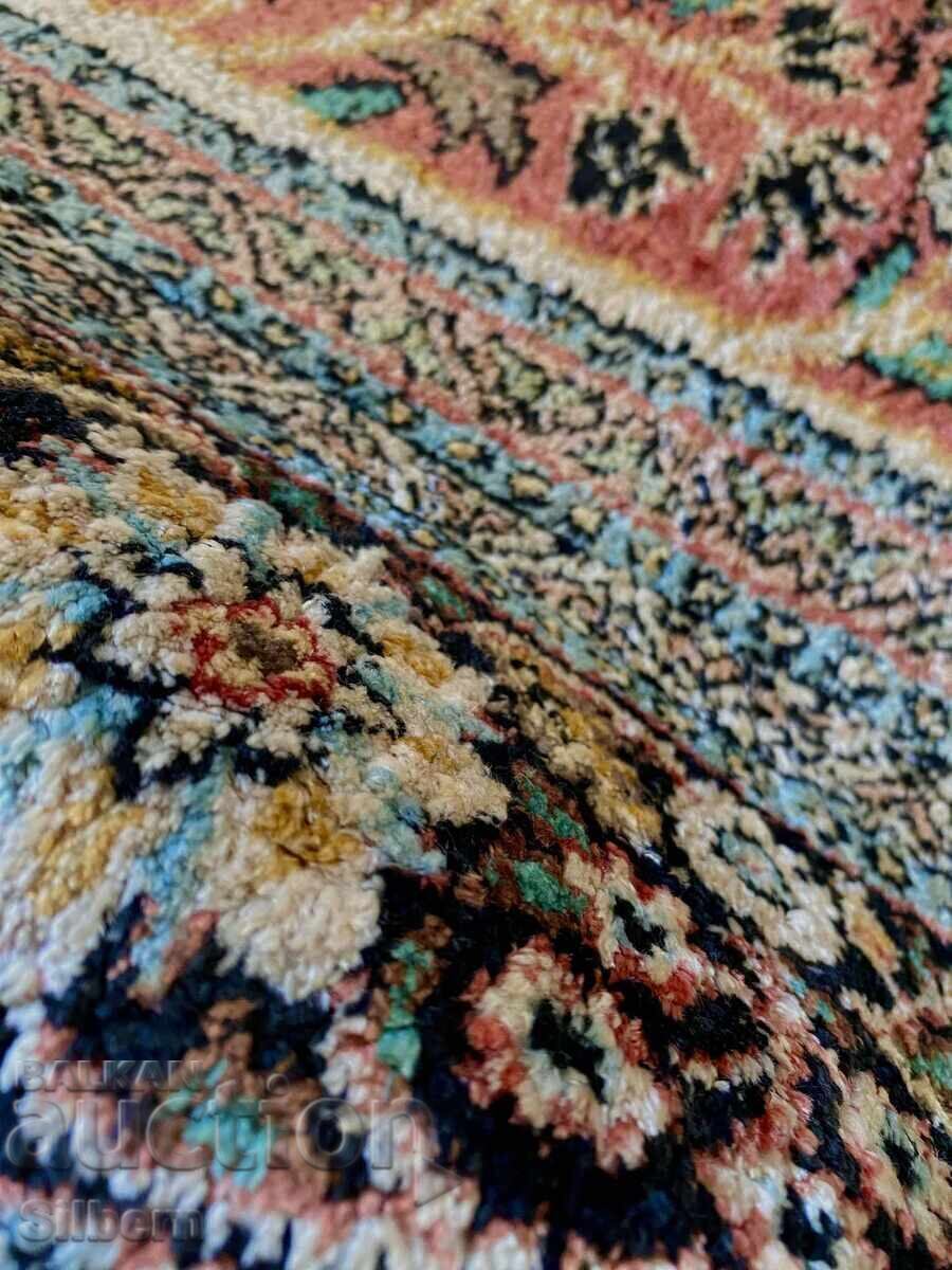 Копринен килим Кашмир с цена 950.00 лв. | € 485.73