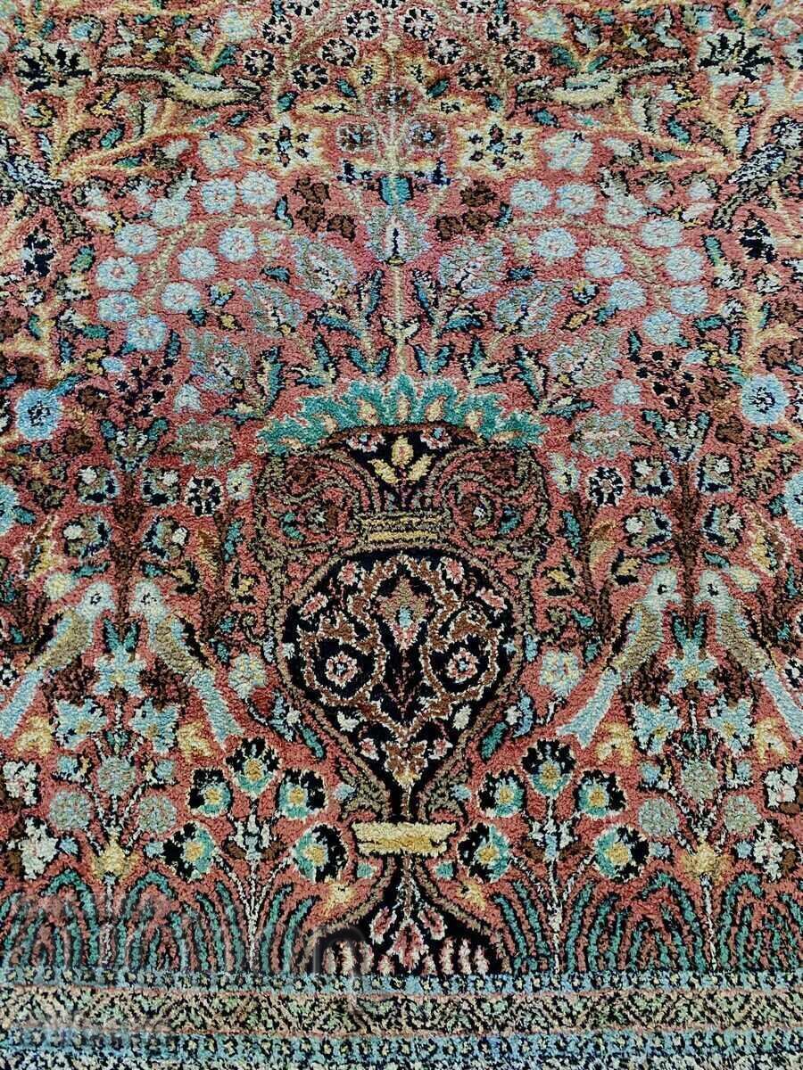 Доставка на Копринен килим Кашмир