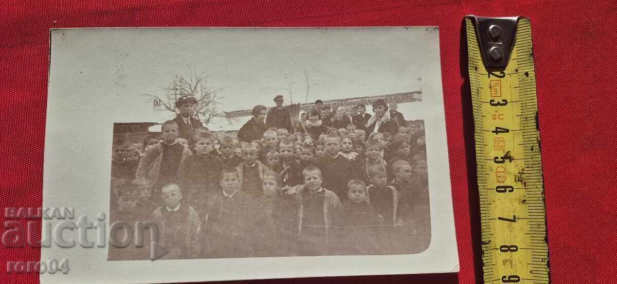 VILLAGE OF GORNI PASSARELL - 1929 - CHILDREN - TEACHERS - RRR - 5 VILLAGE OF GORNI PASSARELL - 1929 - CHILDREN - TEACHERS - RRR - 5