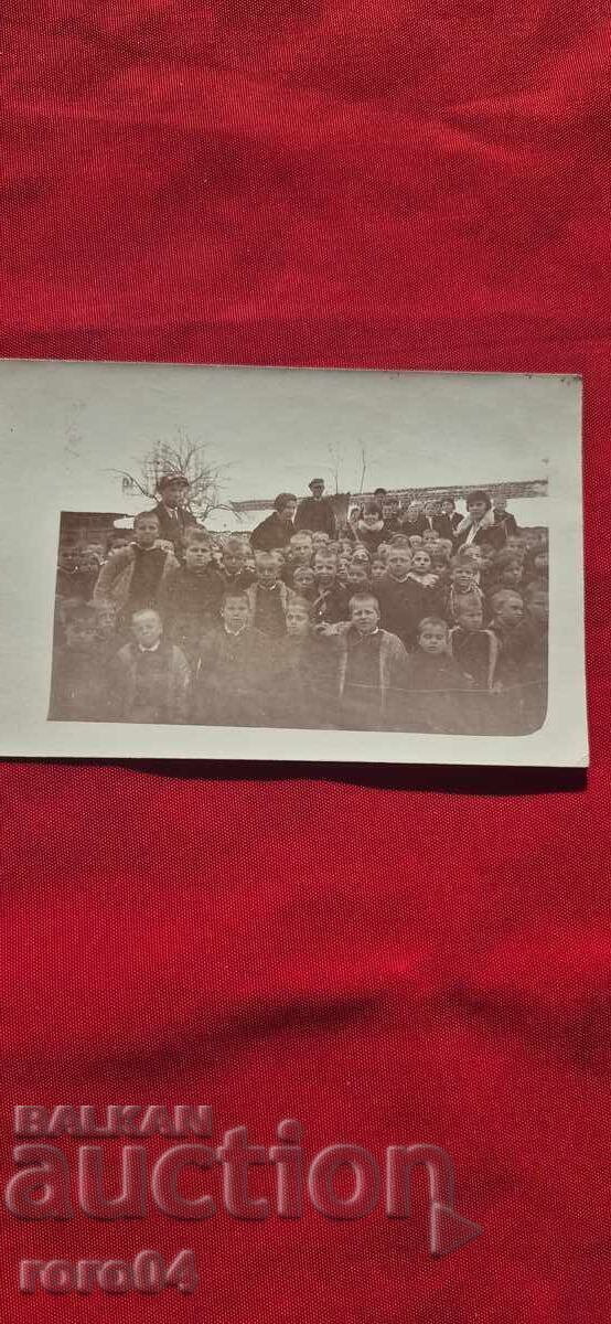 VILLAGE OF GORNI PASSARELL - 1929 - CHILDREN - TEACHERS - RRR VILLAGE OF GORNI PASSARELL - 1929 - CHILDREN - TEACHERS - RRR