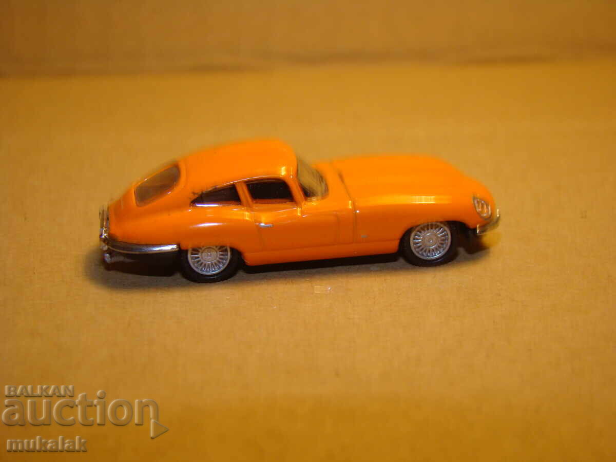 Auction  1:87 H0 HIGH SPEED JAGUAR CAR MODEL TOY