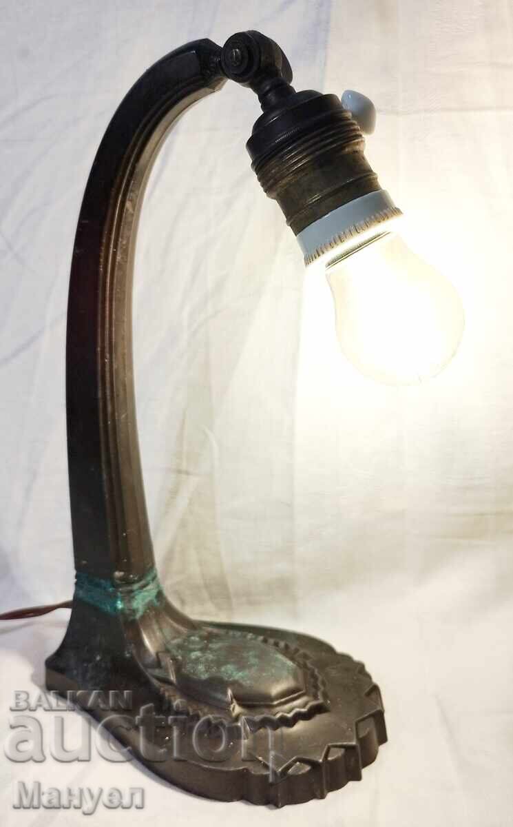 Licitație Lampa veche de masa - Art Deco. Licitație Lampa veche de masa - Art Deco.