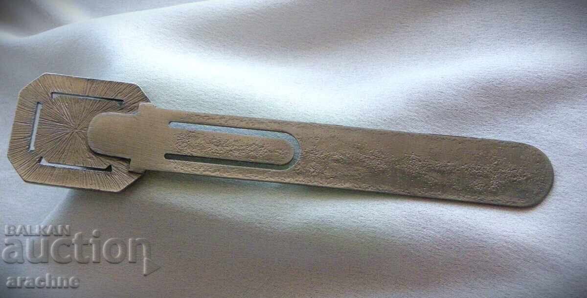 Delivery of Luxury book divider Delivery of Luxury book divider