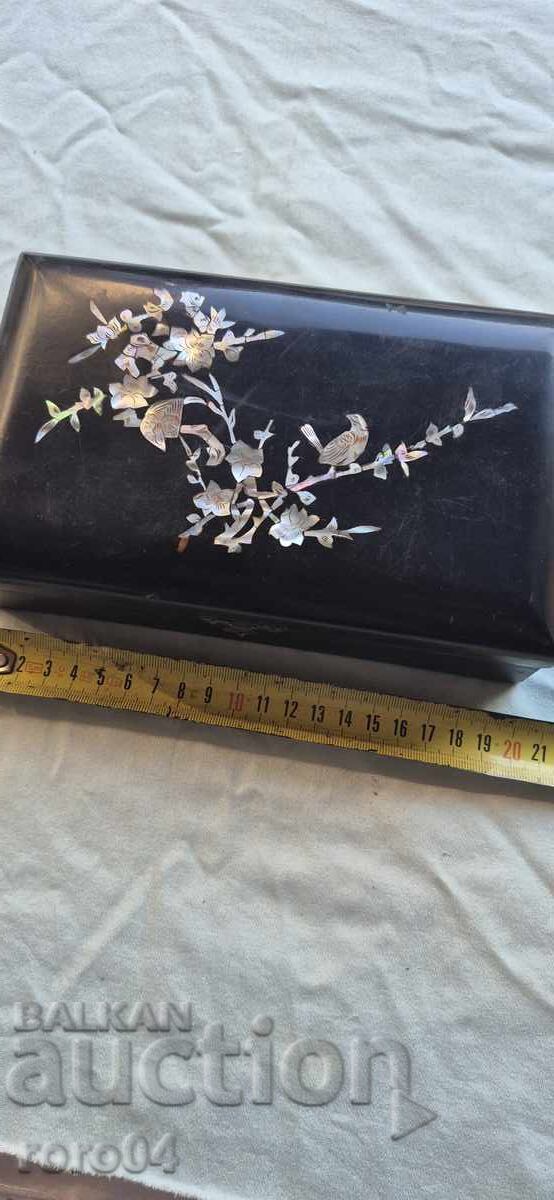 ΚΟΥΤΙ - ΜΗΤΕΡΑ ΜΑΡΓΑΡΙΤΑΡΙ - ΞΥΛΟ με τιμή 24.30 BGN | € 12.42 ΚΟΥΤΙ - ΜΗΤΕΡΑ ΜΑΡΓΑΡΙΤΑΡΙ - ΞΥΛΟ με τιμή 24.30 BGN | € 12.42