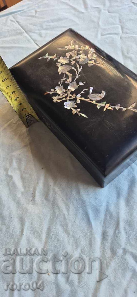 ΚΟΥΤΙ - ΜΗΤΕΡΑ ΜΑΡΓΑΡΙΤΑΡΙ - ΞΥΛΟ - 7 ΚΟΥΤΙ - ΜΗΤΕΡΑ ΜΑΡΓΑΡΙΤΑΡΙ - ΞΥΛΟ - 7