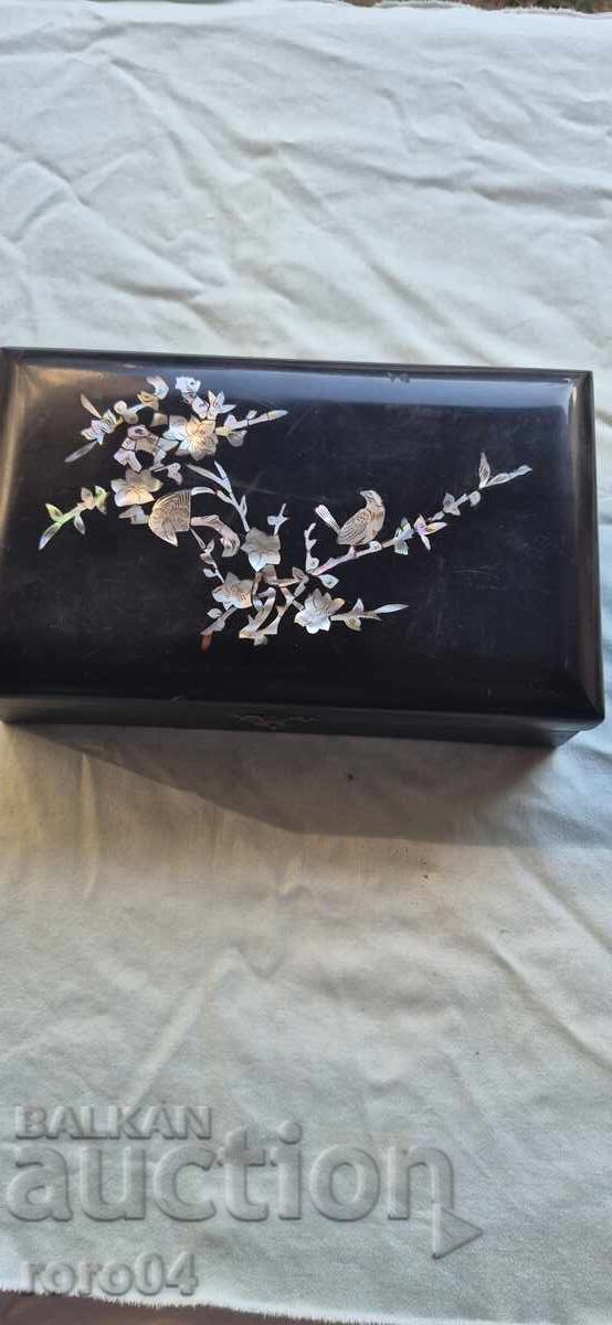 ΚΟΥΤΙ - ΜΗΤΕΡΑ ΜΑΡΓΑΡΙΤΑΡΙ - ΞΥΛΟ ΚΟΥΤΙ - ΜΗΤΕΡΑ ΜΑΡΓΑΡΙΤΑΡΙ - ΞΥΛΟ