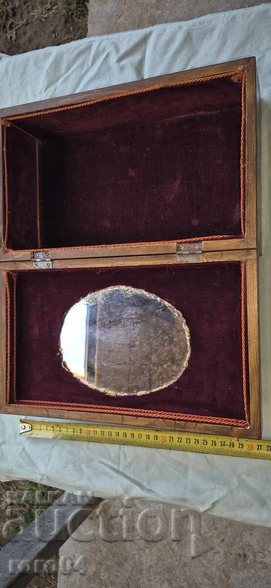 OLD WOODEN BOX - 6 OLD WOODEN BOX - 6