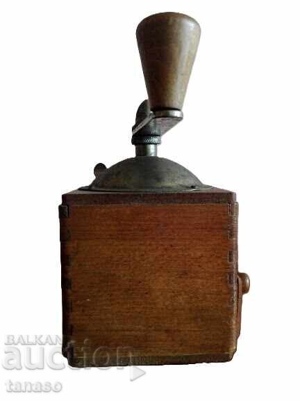 Old French wooden coffee grinder (10.4) - 6 Old French wooden coffee grinder (10.4) - 6
