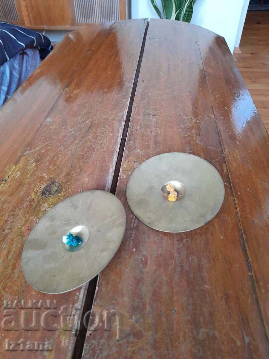 Delivery of Old children's cymbals Delivery of Old children's cymbals