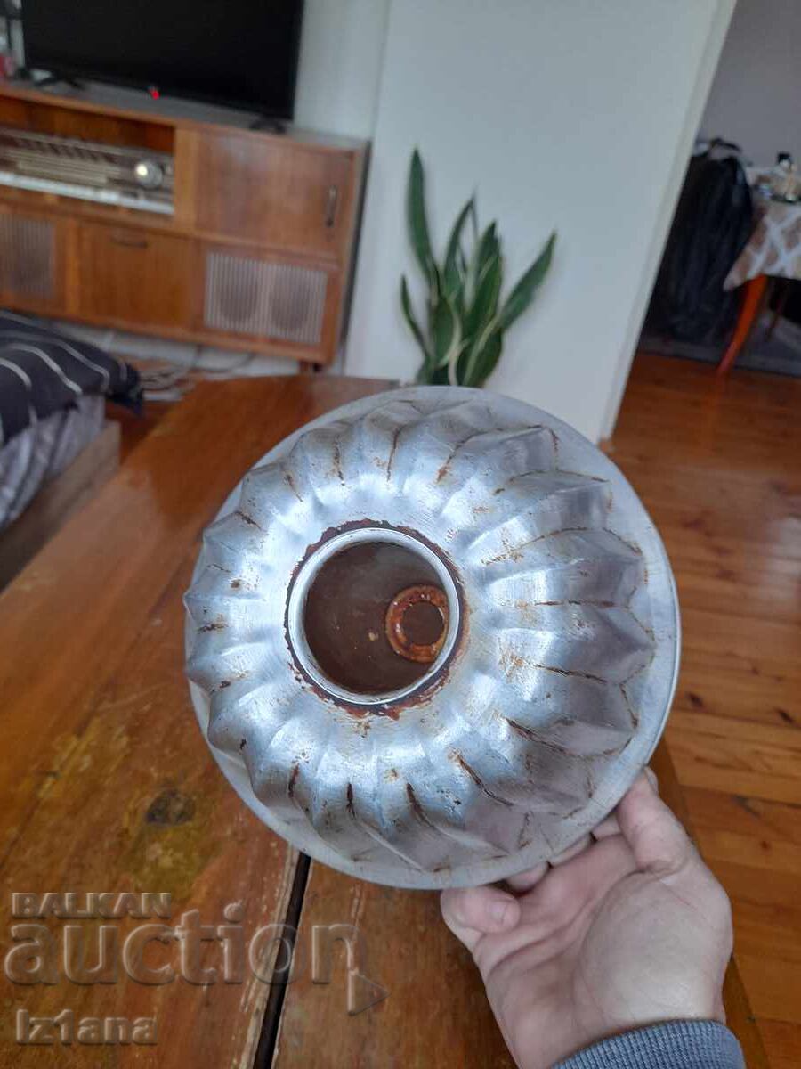 Old aluminum cake pan - 5 Old aluminum cake pan - 5