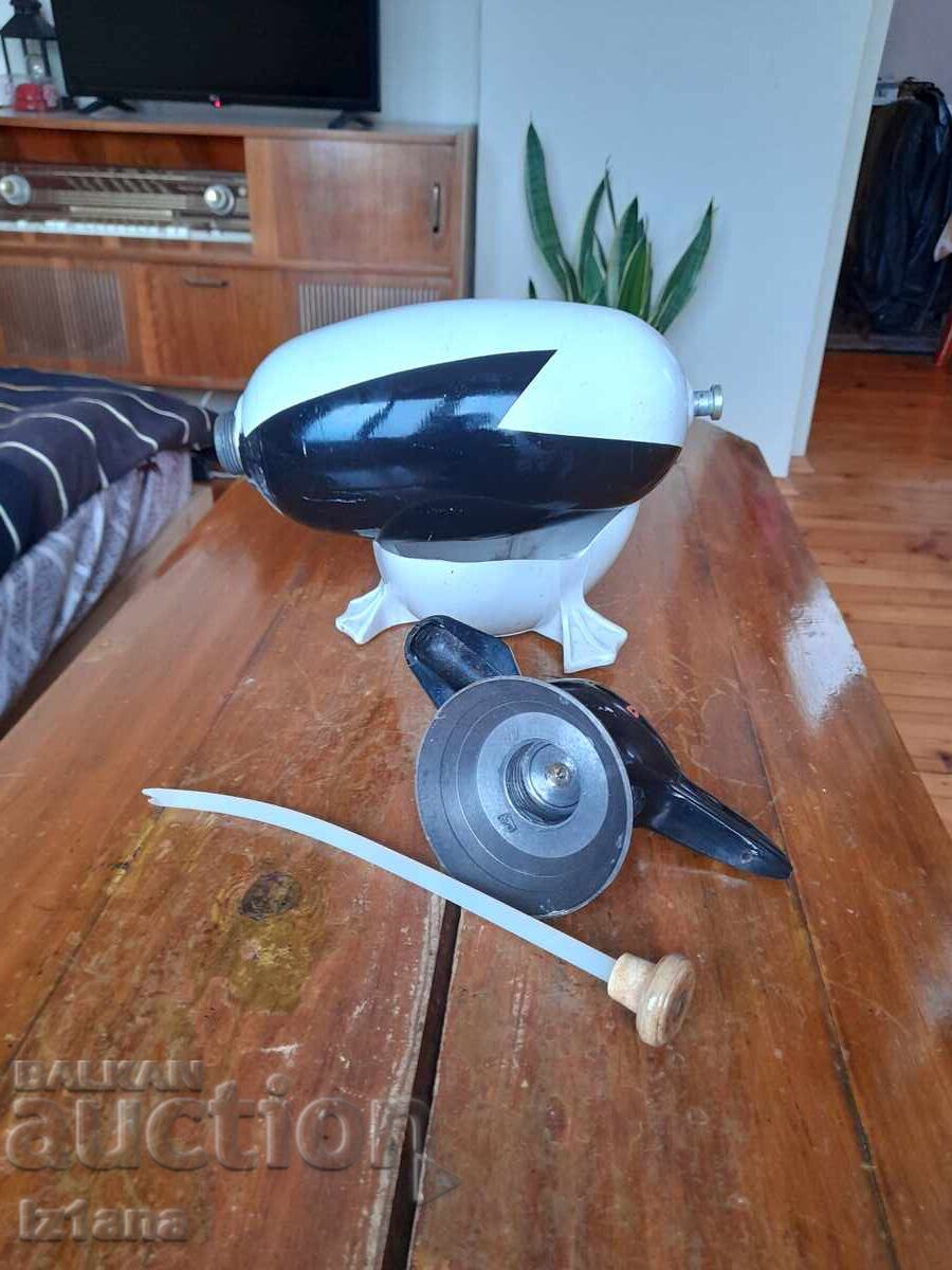 Old siphon Penguin - 6