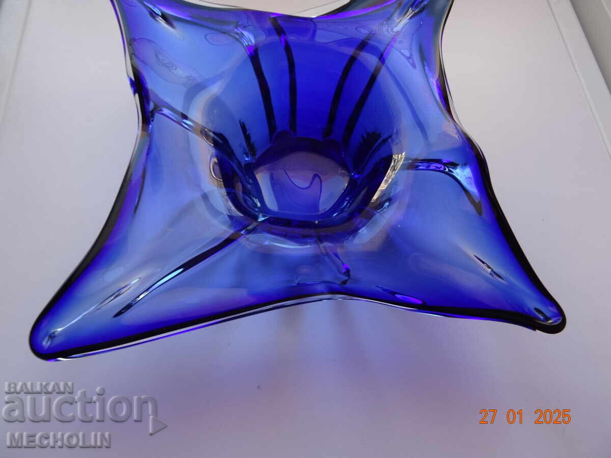 OLD COLLECTIBLE MURANO GLASS FRUIT BOWL with price 55.00 BGN | € 28.12 OLD COLLECTIBLE MURANO GLASS FRUIT BOWL with price 55.00 BGN | € 28.12