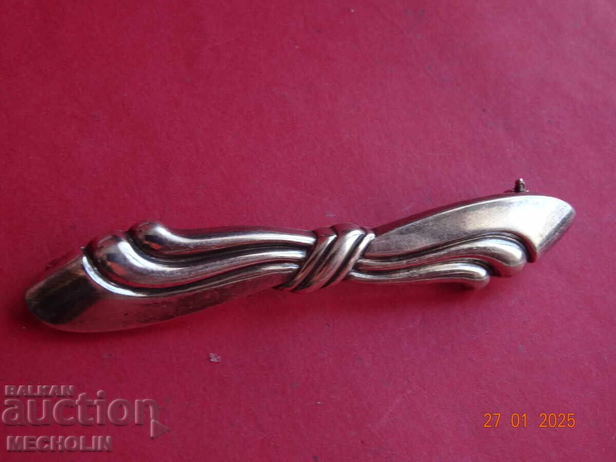 COLLECTIBLE SILVER BROOCH with price 30.00 BGN | € 15.34 COLLECTIBLE SILVER BROOCH with price 30.00 BGN | € 15.34